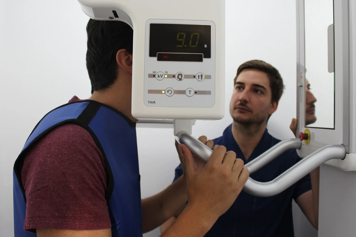 Dentista en Madrid en Agosto. Clínica Dental Doctor Gonzalo